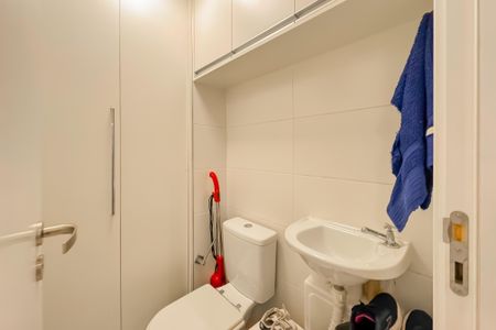 Apartamento à venda com 106m², 3 quartos e 2 vagas Apartamento à venda com 106m², 3 quartos e 2 vagasBanheiro de serviço