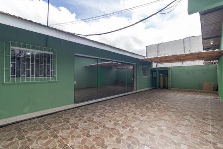 Fachada de casa para alugar com 2 quartos, 80m² em Hauer, Curitiba