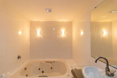 Casa para alugar com 80m², 2 quartos e 3 vagas Casa para alugar com 80m², 2 quartos e 3 vagasBanheiro Social