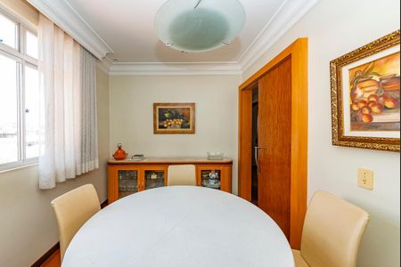 Apartamento à venda com 149m², 4 quartos e 3 vagas Apartamento à venda com 149m², 4 quartos e 3 vagasSala 2