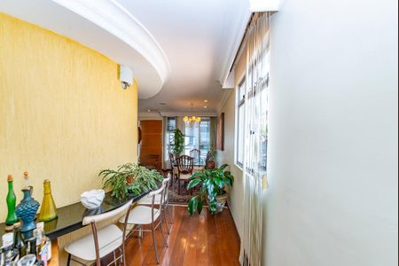 Apartamento à venda com 149m², 4 quartos e 3 vagas Apartamento à venda com 149m², 4 quartos e 3 vagasCorredor