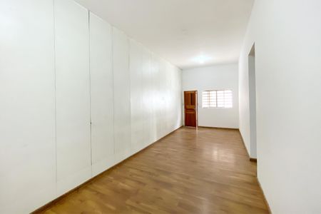 Casa à venda com 300m², 5 quartos e 3 vagasCopa