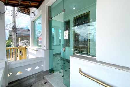 Varanda de casa à venda com 5 quartos, 300m² em Carlos Prates, Belo Horizonte