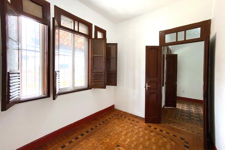 Casa à venda com 300m², 5 quartos e 3 vagasQuarto 2