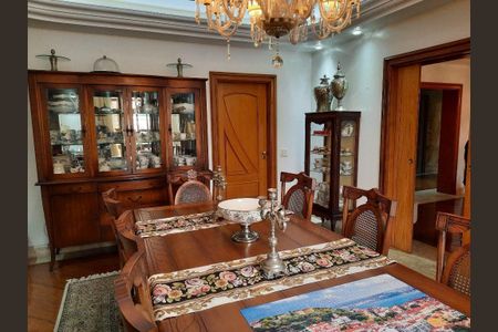 Apartamento à venda com 4 quartos, 440m² em Vila Bastos, Santo André