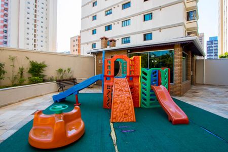 Apartamento à venda com 93m², 3 quartos e 2 vagasÁrea comum - Playground