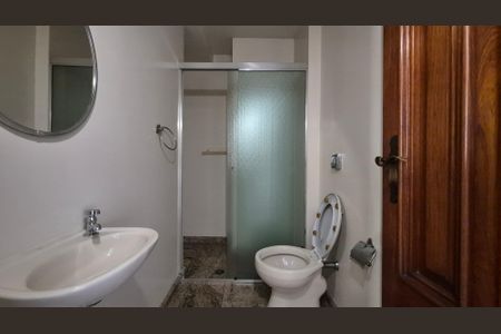 Apartamento à venda com 465m², 4 quartos e 4 vagasBanheiro de Serviço