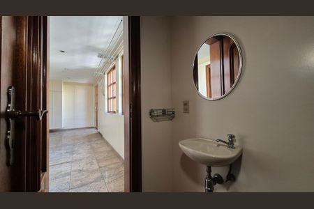 Apartamento à venda com 465m², 4 quartos e 4 vagasBanheiro de Serviço