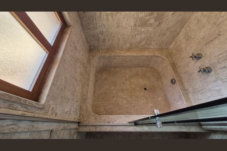 Apartamento à venda com 465m², 4 quartos e 4 vagasBanheiro da Suíte 2