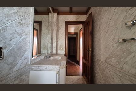 Apartamento à venda com 465m², 4 quartos e 4 vagasBanheiro da Suíte 2