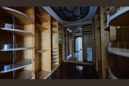 Apartamento à venda com 465m², 4 quartos e 4 vagasCloset da suíte 3