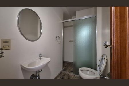 Apartamento à venda com 465m², 4 quartos e 4 vagasBanheiro de Serviço