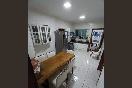 Casa à venda com 3 quartos, 240m² em Campestre, Santo André