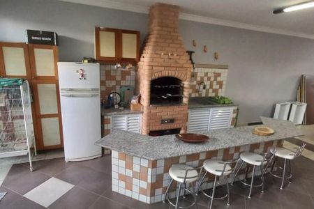 Casa à venda com 238m², 3 quartos e 6 vagas