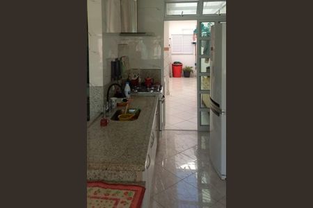 Casa à venda com 238m², 3 quartos e 6 vagas