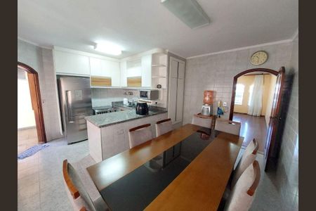 Casa à venda com 3 quartos, 212m² em Vila Alzira, Santo André