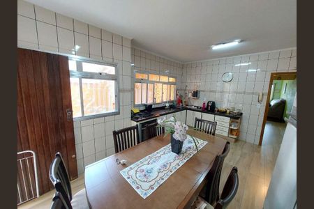 Casa à venda com 3 quartos, 198m² em Vila Floresta, Santo André