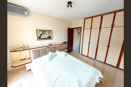 Casa à venda com 3 quartos, 198m² em Vila Floresta, Santo André