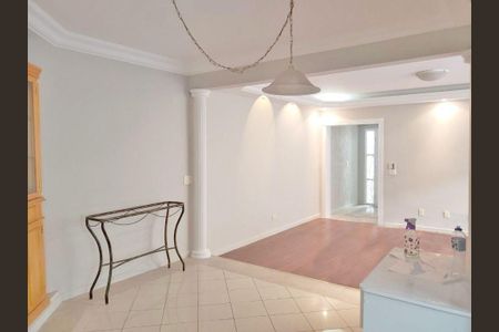 Casa à venda com 3 quartos, 196m² em Vila Scarpelli, Santo André