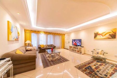 Casa à venda com 3 quartos, 400m² em Vila Assunção, Santo André