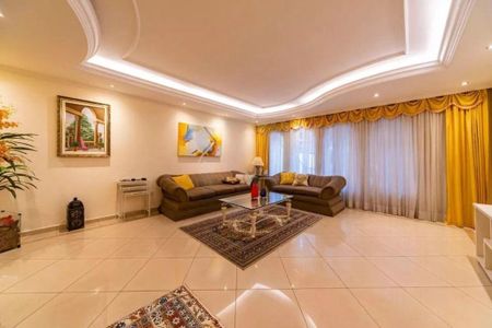 Casa à venda com 3 quartos, 400m² em Vila Assunção, Santo André