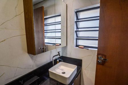 Casa à venda com 3 quartos, 210m² em Vila Scarpelli, Santo André