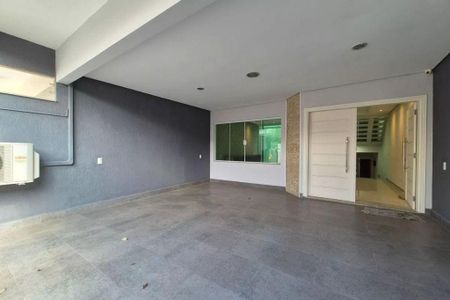 Casa à venda com 4 quartos, 204m² em Vila Assunção, Santo André
