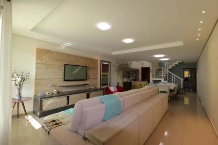 Casa à venda com 3 quartos, 229m² em Vila Scarpelli, Santo André