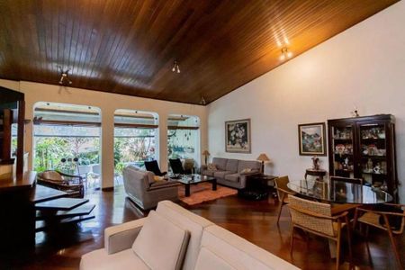 Casa à venda com 3 quartos, 560m² em Campestre, Santo André