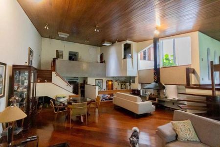 Casa à venda com 3 quartos, 560m² em Campestre, Santo André