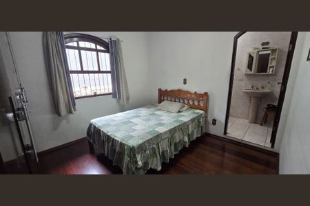 Casa à venda com 4 quartos, 200m² em Vila Camilópolis, Santo André