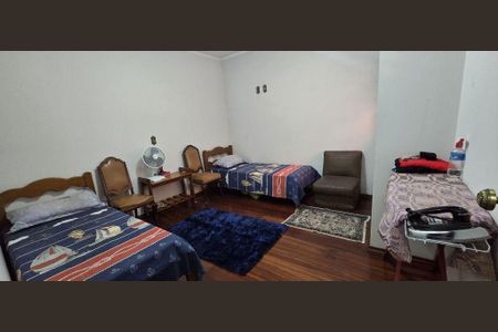 Casa à venda com 4 quartos, 200m² em Vila Camilópolis, Santo André