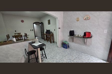 Casa à venda com 4 quartos, 200m² em Vila Camilópolis, Santo André