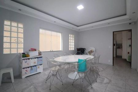 Casa à venda com 3 quartos, 246m² em Vila América, Santo André