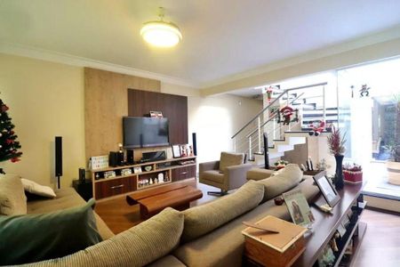 Casa à venda com 3 quartos, 198m² em Campestre, Santo André