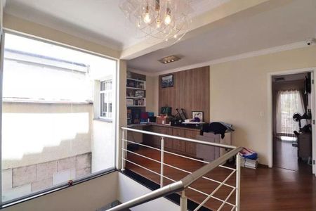 Casa à venda com 3 quartos, 198m² em Campestre, Santo André