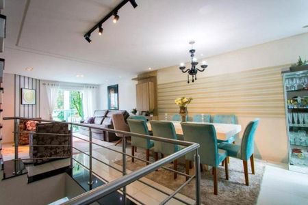 Casa à venda com 3 quartos, 200m² em Paraíso, Santo André