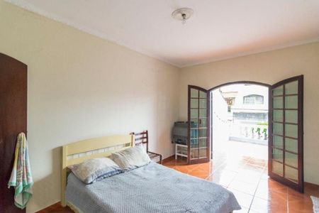 Casa à venda com 3 quartos, 234m² em Jardim Las Vegas, Santo André