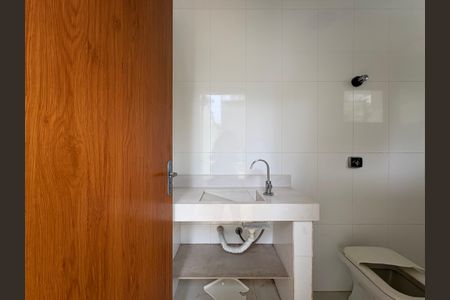 Casa à venda com 424m², 3 quartos e 6 vagasBanheiro 2