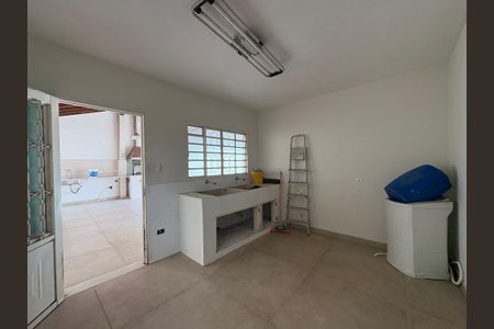 Casa à venda com 424m², 3 quartos e 6 vagasLavanderia