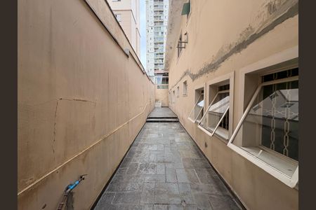 Casa à venda com 424m², 3 quartos e 6 vagasCorredor/ quintal casa