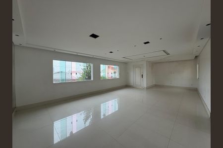 Casa à venda com 424m², 3 quartos e 6 vagasSala