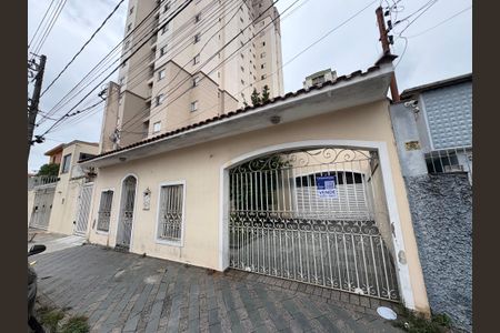 Casa à venda com 424m², 3 quartos e 6 vagasFachada + plaquinha