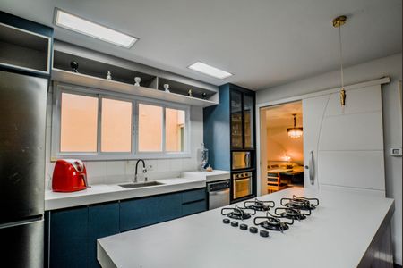 Casa à venda com 409m², 6 quartos e 6 vagas Casa à venda com 409m², 6 quartos e 6 vagasCozinha