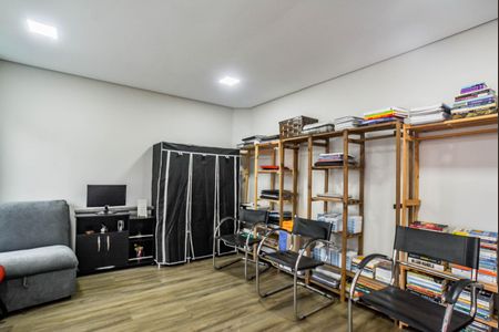 Casa à venda com 409m², 6 quartos e 6 vagas Casa à venda com 409m², 6 quartos e 6 vagasQuarto