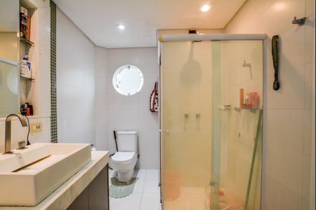 Casa à venda com 409m², 6 quartos e 6 vagas Casa à venda com 409m², 6 quartos e 6 vagasBanheiro da Suíte 1