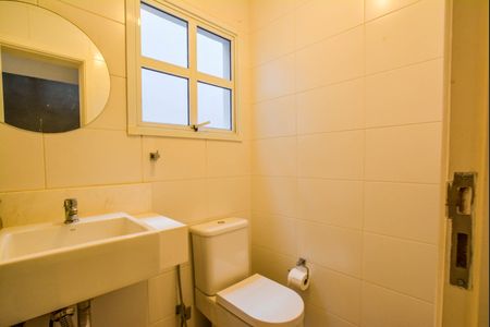 Casa à venda com 409m², 6 quartos e 6 vagas Casa à venda com 409m², 6 quartos e 6 vagasLavabo