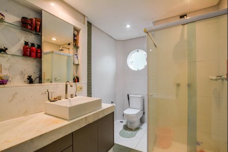 Casa à venda com 409m², 6 quartos e 6 vagas Casa à venda com 409m², 6 quartos e 6 vagasBanheiro da Suíte 1