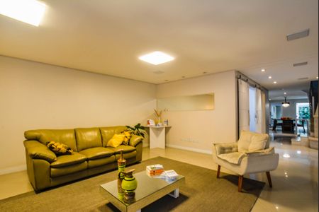 Casa à venda com 409m², 6 quartos e 6 vagas Casa à venda com 409m², 6 quartos e 6 vagasSala