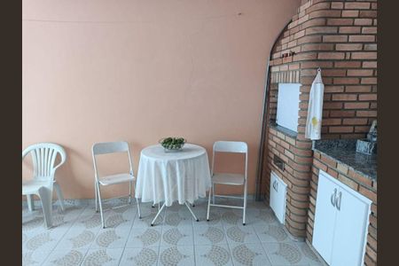 Casa à venda com 3 quartos, 181m² em Jardim Stella, Santo André